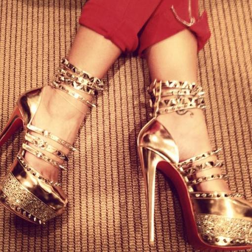 cassie-christian-louboutin-gold-mirror-spiked-platform-heels